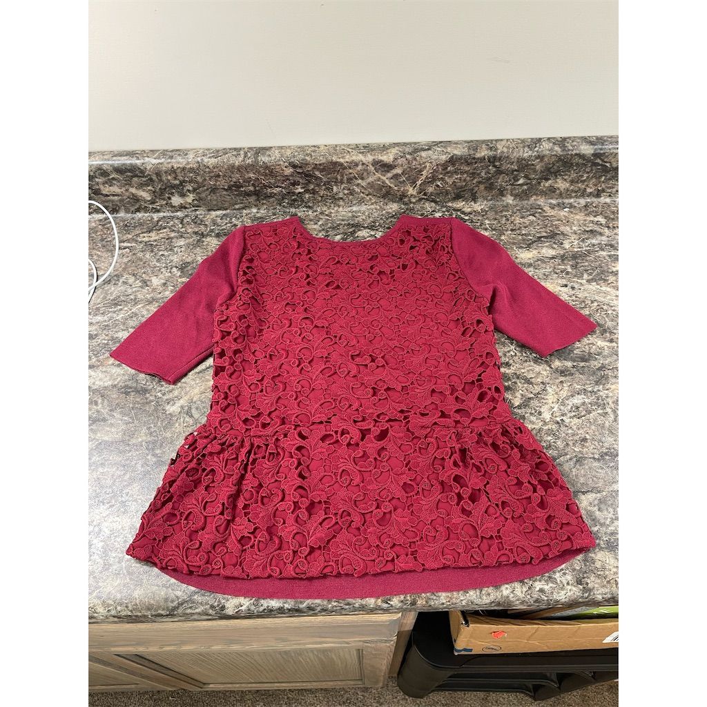 Ann Taylor Petite Xs Red Lace Accent Knit Blouse Short Sleeve (Sku232)